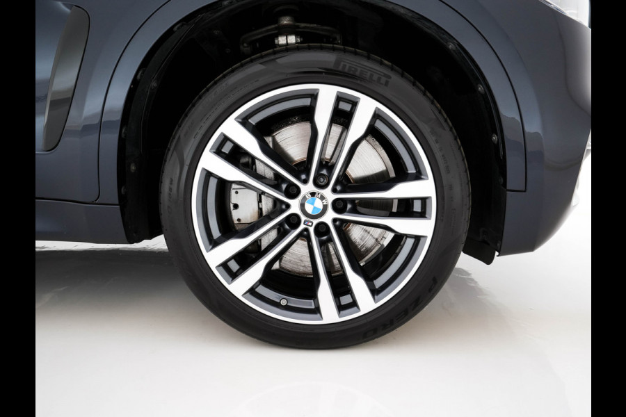 BMW X6 M50d Aut. *PANO |  LEATHER | FULL-LED | HARMAN/KARDON | DIGI-COCKPIT | CAMERA | MEMORY-PACK | HEATED-COMFORTSEATS | NAVI-FULLMAP | SHIFTPADDLES | HEAD-UP | PRIVACYGLASS | 20"ALU*