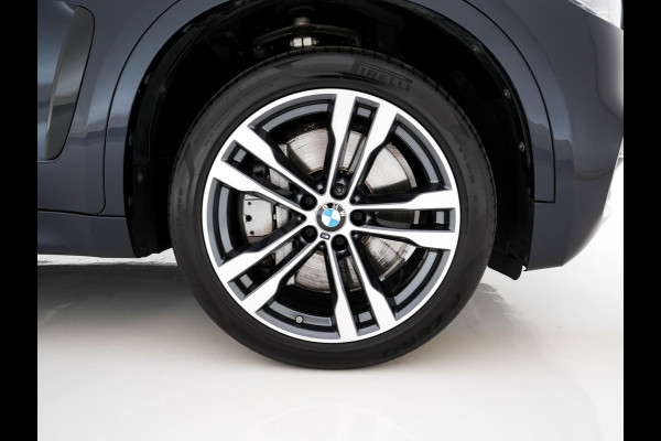 BMW X6 M50d Aut. *PANO |  LEATHER | FULL-LED | HARMAN/KARDON | DIGI-COCKPIT | CAMERA | MEMORY-PACK | HEATED-COMFORTSEATS | NAVI-FULLMAP | SHIFTPADDLES | HEAD-UP | PRIVACYGLASS | 20"ALU*