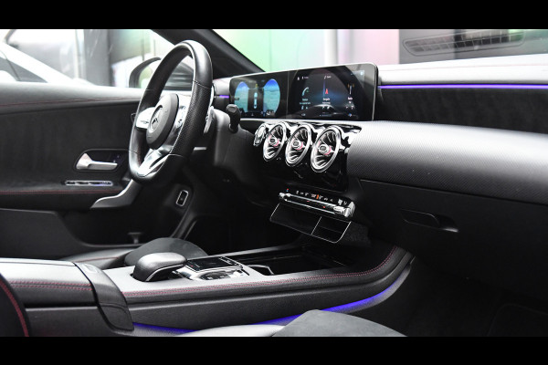 Mercedes-Benz CLA-Klasse 180 AMG-Line, Pano, Memory, 360, Ambient, Keyless!
