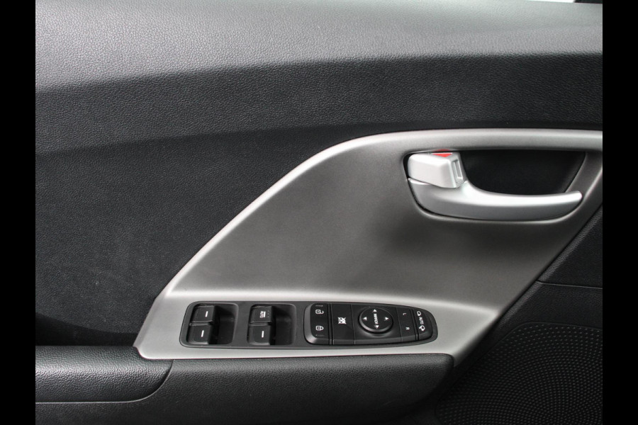 Kia Niro 1.6 GDi PHEV Hybrid DynamicPlusLine Climate control Cruise control Lichtmetalen velgen Led Navigatie Parkeersensoren Camera Apple Carplay/ Android auto Trekhaak