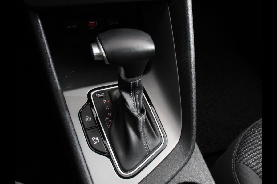 Kia Niro 1.6 GDi PHEV Hybrid DynamicPlusLine Climate control Cruise control Lichtmetalen velgen Led Navigatie Parkeersensoren Camera Apple Carplay/ Android auto Trekhaak