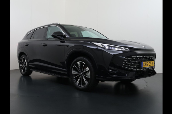 MG Mg Hs 1.5 Luxury PHEV PLUG-IN HYBRIDE | 272 PK | NIEUWE AUTO | >1.000 KM TOTAAL BEREIK | 1E REGISTRATIE 03-2026 | 360° CAMERA | ELEKTRISCHE ACHTERKLEP | 7 JAAR MG GARANTIE T/M 2033 | APPLE CARPLAY | ANDROID AUTO | STOELVERWARMING | FULL LED | ELEKTRISCHE STOELEN