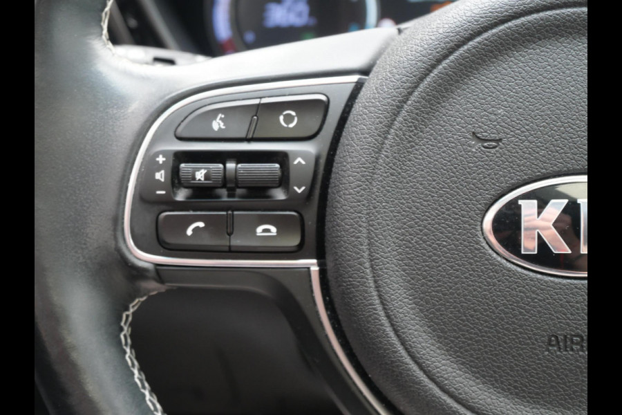 Kia e-Niro ExecutiveLine 64 kWh | SOH 99% | Schuif/kantel | JBL | Electrische stoelen | Stoelverwarming/verkoeling | Leer