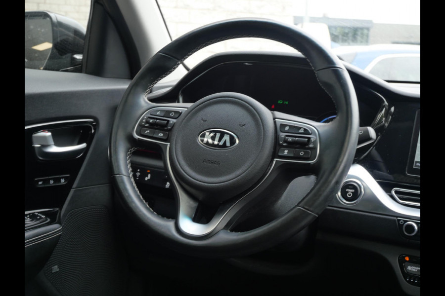 Kia e-Niro ExecutiveLine 64 kWh | SOH 99% | Schuif/kantel | JBL | Electrische stoelen | Stoelverwarming/verkoeling | Leer