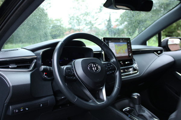 Toyota Corolla 1.8 HYBRID AUT. DYNAMIC NAVI/CAMERA/CARPLAY 1E EIG