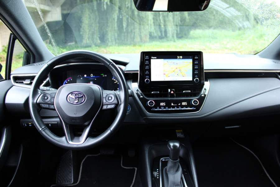 Toyota Corolla 1.8 HYBRID AUT. DYNAMIC NAVI/CAMERA/CARPLAY 1E EIG