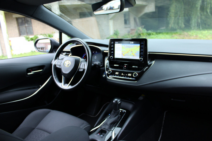Toyota Corolla 1.8 HYBRID AUT. DYNAMIC NAVI/CAMERA/CARPLAY 1E EIG