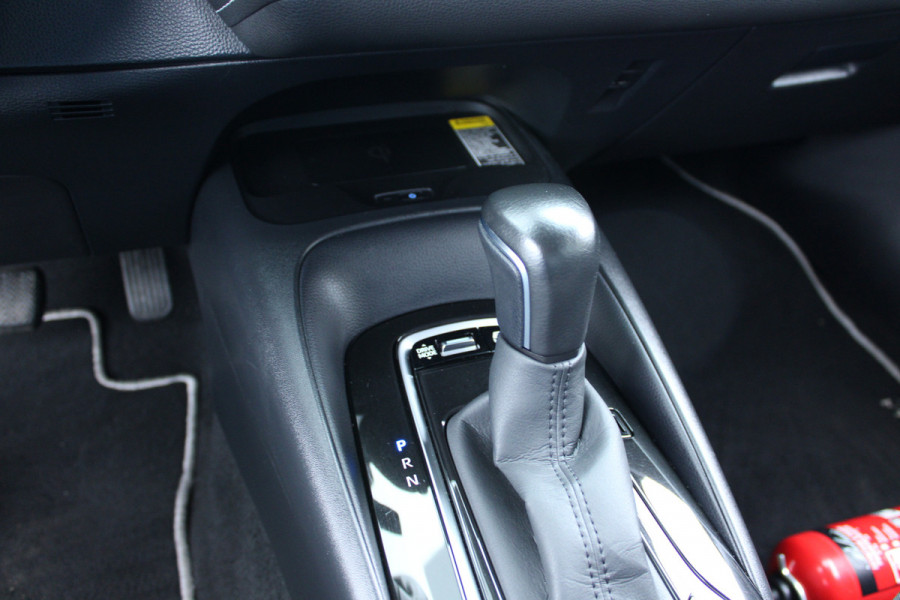 Toyota Corolla 1.8 HYBRID AUT. DYNAMIC NAVI/CAMERA/CARPLAY 1E EIG