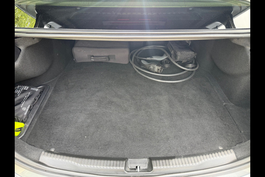 Mercedes-Benz C-Klasse 300 e AMG Line l Pano l Night l ILS l Camera l ACC l 313pk l