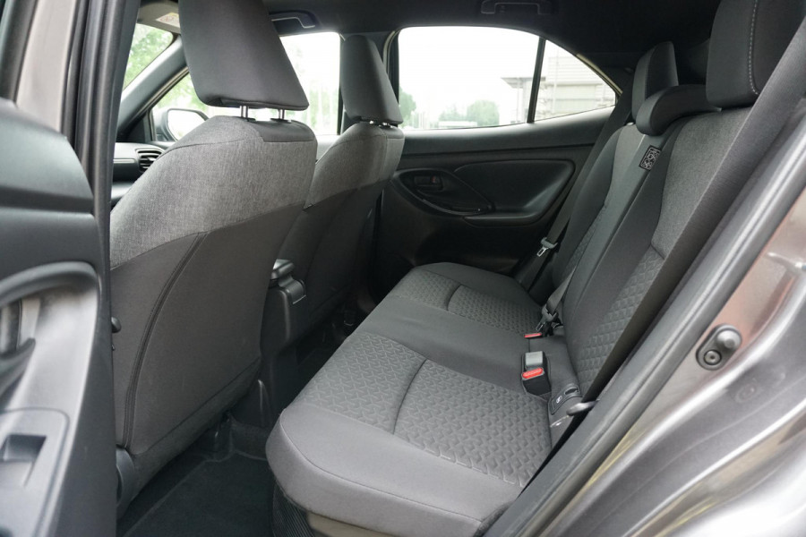 Toyota Yaris Cross 1.5 Hybrid Dynamic * 15.308 NAP * + CAMERA / TREKHAAK / CARPLAY