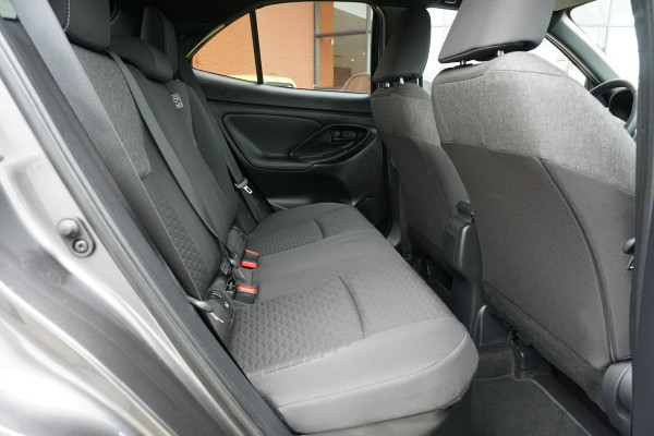 Toyota Yaris Cross 1.5 Hybrid Dynamic * 15.308 NAP * + CAMERA / TREKHAAK / CARPLAY