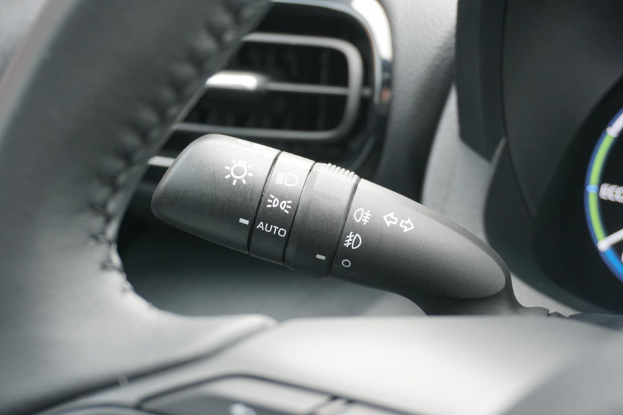 Toyota Yaris Cross 1.5 Hybrid Dynamic * 15.308 NAP * + CAMERA / TREKHAAK / CARPLAY