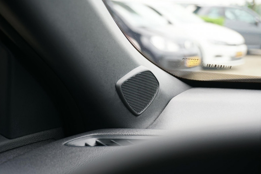Toyota Yaris Cross 1.5 Hybrid Dynamic * 15.308 NAP * + CAMERA / TREKHAAK / CARPLAY