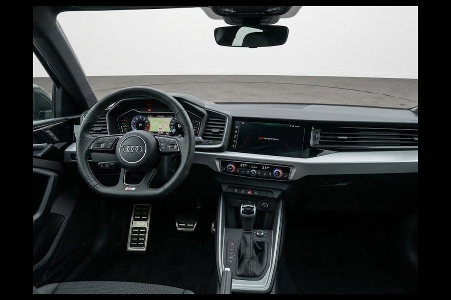 Audi A1 Sportback S edition 25 TFSI 95 pk | Optiekpakket zwart plus | Achteruitrijcamera | Autom. airconditioning 2 zones | Stoelverwarming voorin |