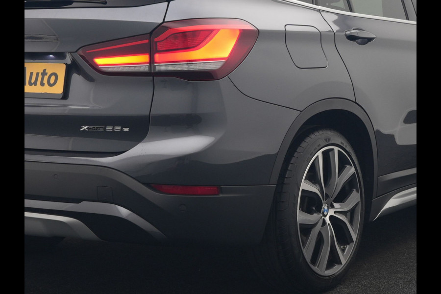 BMW X1 xDrive25e X Line PHEV 221pk Dealer O.H. | 19" | Panodak | Head Up | Camera | Lederen Sportstoelen Memory & Verwarmd | Sfeerverlichting | Hifi Audio | Navigatie | DAB | Cruise Control | Plug In Hybrid |