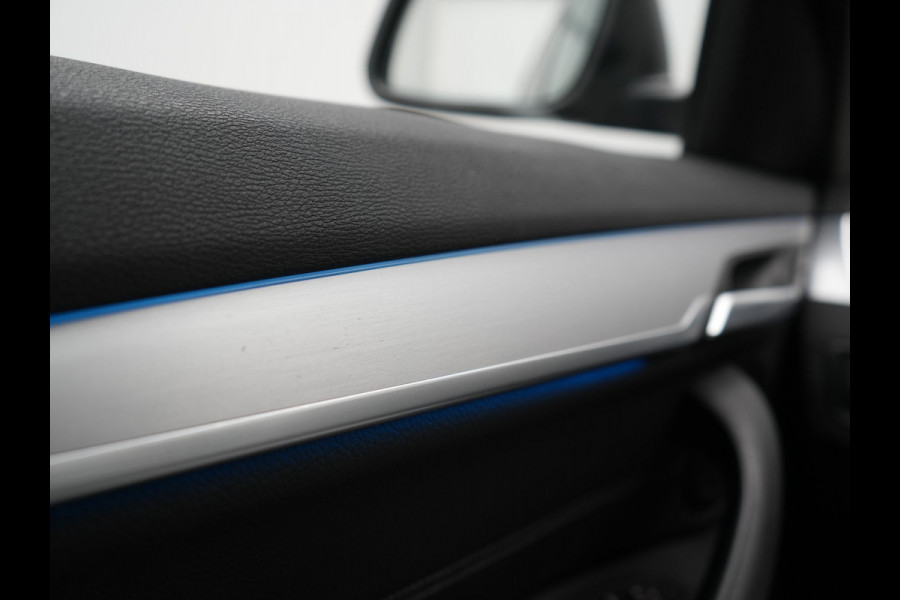BMW X1 xDrive25e X Line PHEV 221pk Dealer O.H. | 19" | Panodak | Head Up | Camera | Lederen Sportstoelen Memory & Verwarmd | Sfeerverlichting | Hifi Audio | Navigatie | DAB | Cruise Control | Plug In Hybrid |