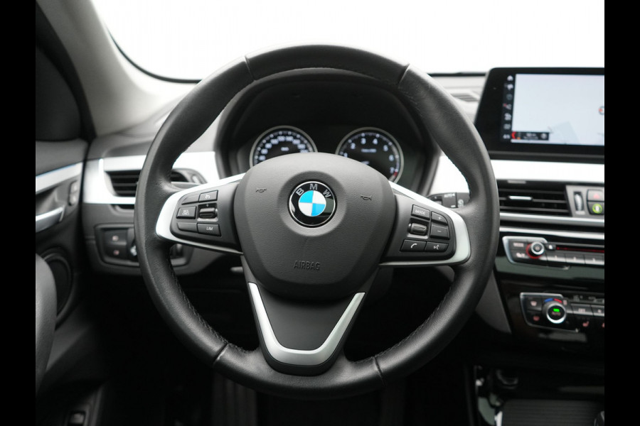 BMW X1 xDrive25e X Line PHEV 221pk Dealer O.H. | 19" | Panodak | Head Up | Camera | Lederen Sportstoelen Memory & Verwarmd | Sfeerverlichting | Hifi Audio | Navigatie | DAB | Cruise Control | Plug In Hybrid |