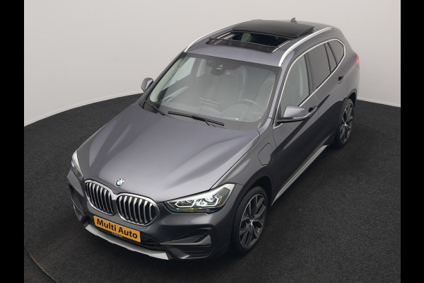 BMW X1 xDrive25e X Line PHEV 221pk Dealer O.H. | 19" | Panodak | Head Up | Camera | Lederen Sportstoelen Memory & Verwarmd | Sfeerverlichting | Hifi Audio | Navigatie | DAB | Cruise Control | Plug In Hybrid |