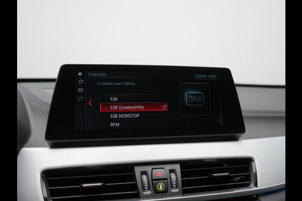 BMW X1 xDrive25e X Line PHEV 221pk Dealer O.H. | 19" | Panodak | Head Up | Camera | Lederen Sportstoelen Memory & Verwarmd | Sfeerverlichting | Hifi Audio | Navigatie | DAB | Cruise Control | Plug In Hybrid |