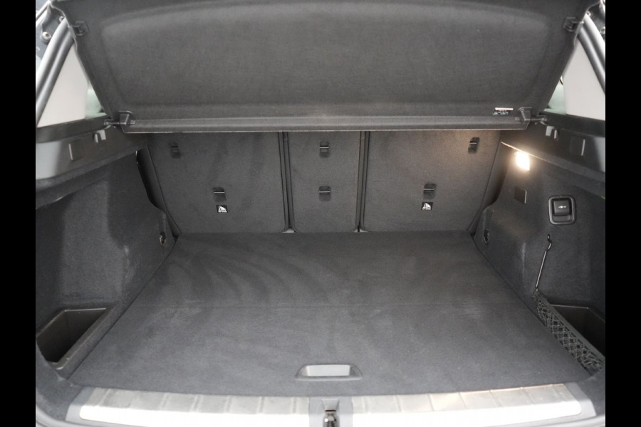 BMW X1 xDrive25e X Line PHEV 221pk Dealer O.H. | 19" | Panodak | Head Up | Camera | Lederen Sportstoelen Memory & Verwarmd | Sfeerverlichting | Hifi Audio | Navigatie | DAB | Cruise Control | Plug In Hybrid |