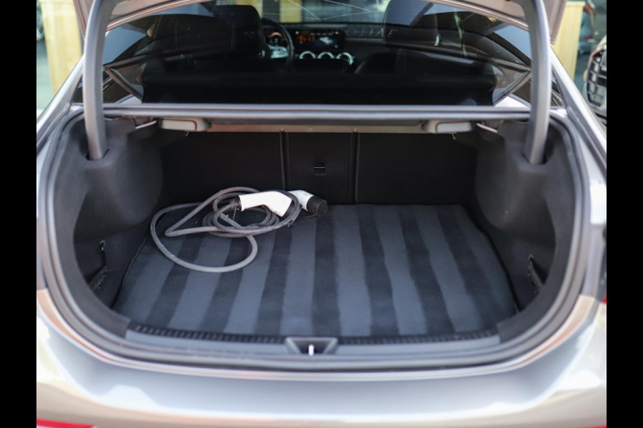 Mercedes-Benz A-Klasse 250 e Business Solution AMG Limited | Camera | Memory | ACC | Stoelverw.