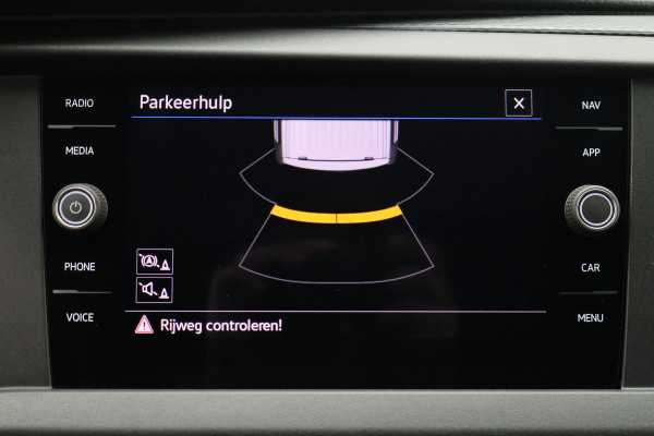 Volkswagen Transporter 2.0 TDI L2H1 30 DSG Cruise, Apple Carplay, Trekhaak, PDC
