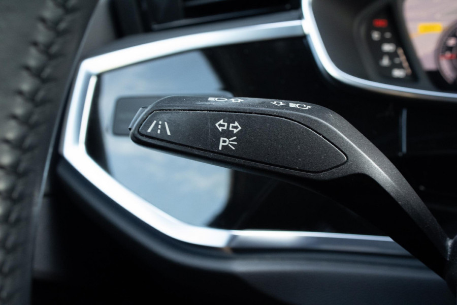 Audi Q3 35 TFSI Advanced Matrix Camera Stoelverwarming Trekhaak