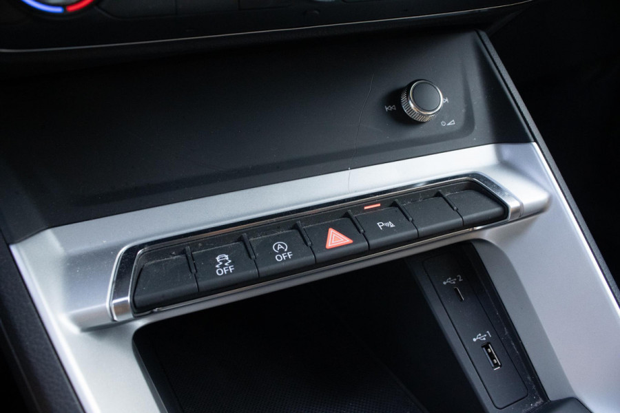 Audi Q3 35 TFSI Advanced Matrix Camera Stoelverwarming Trekhaak