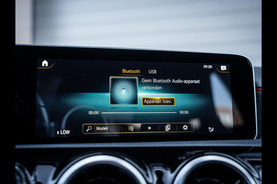 Mercedes-Benz A-Klasse 220 d Premium Plus - AMG l Pano l Night pakket