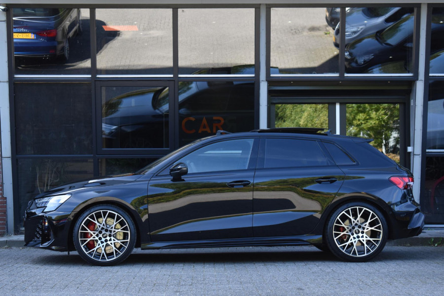 Audi RS3 Sportback 2.5 TFSI RS3 quattro HULK Pano HUD Kuip Lane Sonos Camera RS3 400PK
