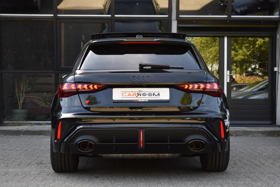 Audi RS3 Sportback 2.5 TFSI RS3 quattro HULK Pano HUD Kuip Lane Sonos Camera RS3 400PK