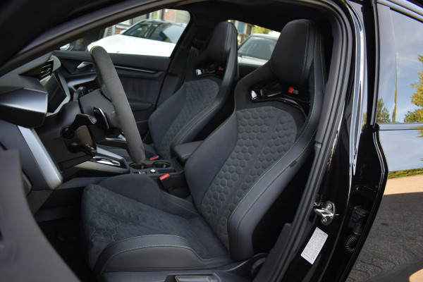 Audi RS3 Sportback 2.5 TFSI RS3 quattro HULK Pano HUD Kuip Lane Sonos Camera RS3 400PK