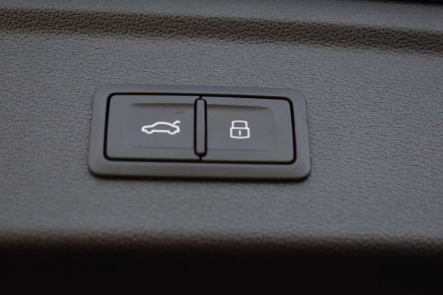 Audi RS3 Sportback 2.5 TFSI RS3 quattro HULK Pano HUD Kuip Lane Sonos Camera RS3 400PK