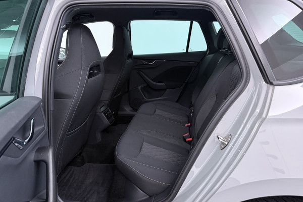 Škoda Kamiq 1.0 TSI Sport Business (PARKEERSENSOREN, CRUISE CONTROL, BLUETOOTH)