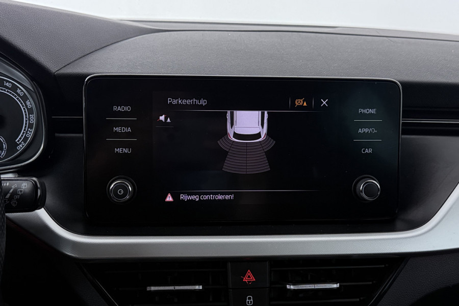 Škoda Kamiq 1.0 TSI Sport Business (PARKEERSENSOREN, CRUISE CONTROL, BLUETOOTH)
