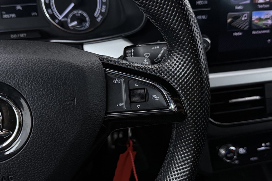 Škoda Kamiq 1.0 TSI Sport Business (PARKEERSENSOREN, CRUISE CONTROL, BLUETOOTH)