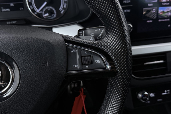 Škoda Kamiq 1.0 TSI Sport Business (PARKEERSENSOREN, CRUISE CONTROL, BLUETOOTH)