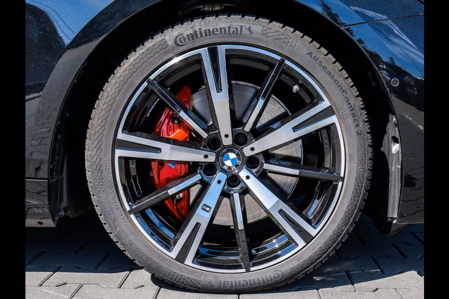 BMW 5 Serie 550e xDrive M-SPORT Pro ** PANO, LEDER, TREKH, STOELVENT, B&W Sound, 20-inch LMV ** Ex. BMW AG - 26k onder NP ** ** INFORMEER OOK NAAR ONZE AANTREKKELIJKE FINANCIAL-LEASE TARIEVEN **