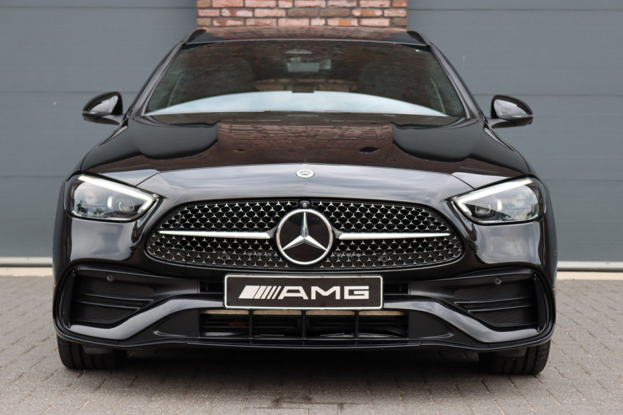 Mercedes-Benz C-Klasse Estate 300 e AMG Line Premium+ | Panoramadak | Memory | Nappa Leder | Trekhaak | HUD | Augmented Reality | Keyless Go | Surround Camera | Dodehoekassistent |