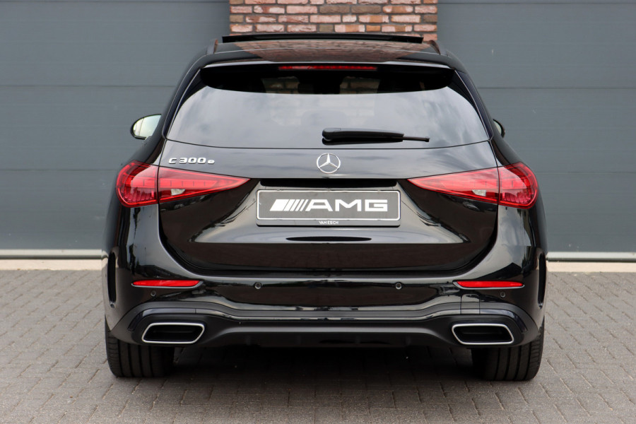 Mercedes-Benz C-Klasse Estate 300 e AMG Line Premium+ | Panoramadak | Memory | Nappa Leder | Trekhaak | HUD | Augmented Reality | Keyless Go | Surround Camera | Dodehoekassistent |