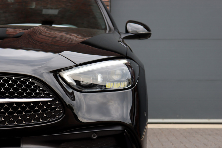 Mercedes-Benz C-Klasse Estate 300 e AMG Line Premium+ | Panoramadak | Memory | Nappa Leder | Trekhaak | HUD | Augmented Reality | Keyless Go | Surround Camera | Dodehoekassistent |