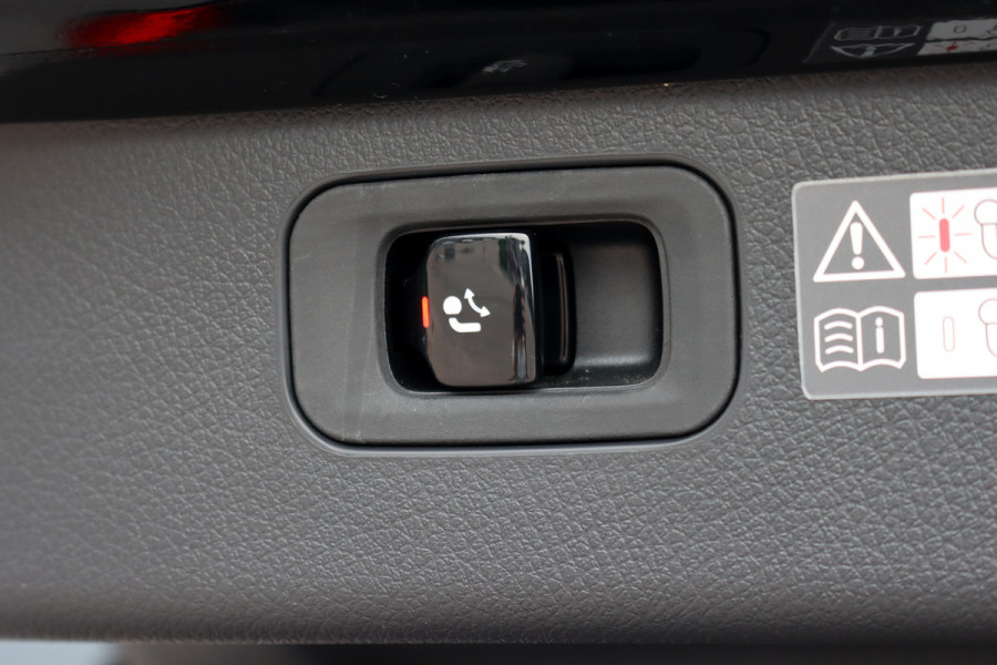 Mercedes-Benz C-Klasse Estate 300 e AMG Line Premium+ | Panoramadak | Memory | Nappa Leder | Trekhaak | HUD | Augmented Reality | Keyless Go | Surround Camera | Dodehoekassistent |