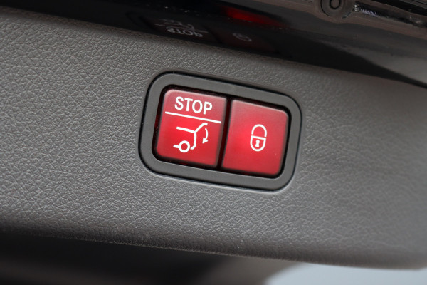 Mercedes-Benz C-Klasse Estate 300 e AMG Line Premium+ | Panoramadak | Memory | Nappa Leder | Trekhaak | HUD | Augmented Reality | Keyless Go | Surround Camera | Dodehoekassistent |