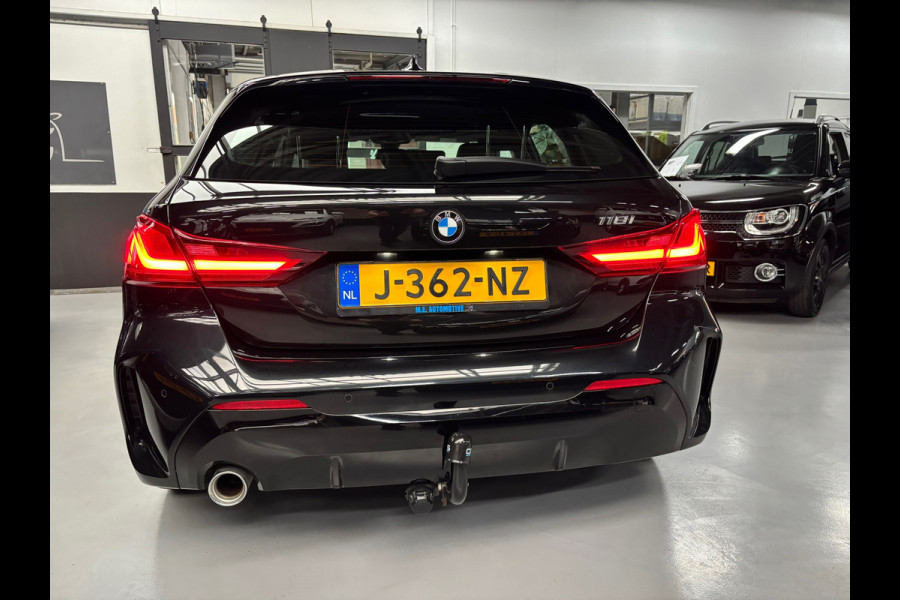 BMW 1-serie 118i Executive M-Sport / Led / Navi / Stoelverwarming