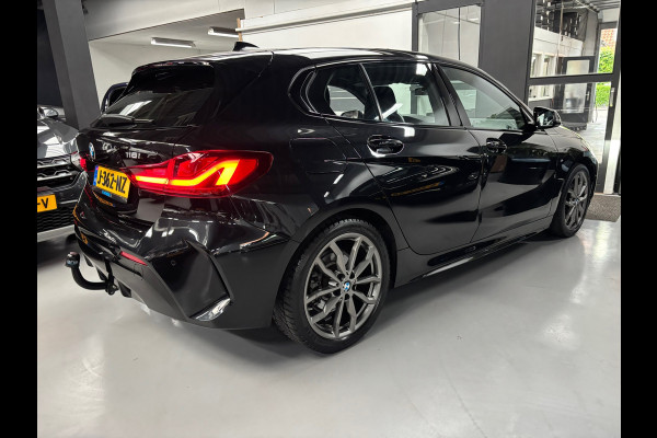 BMW 1-serie 118i Executive M-Sport / Led / Navi / Stoelverwarming