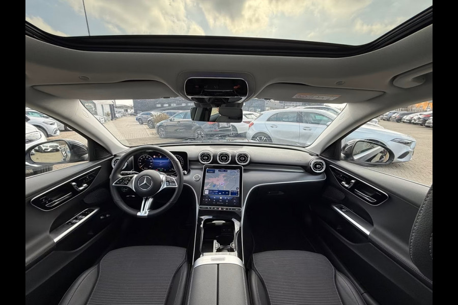 Mercedes-Benz C-Klasse Estate 300e T AVANTGARDE ** LED, PANORAMA, MEMORY, WINTER- & SPIEGEL-PACK, KEYLESS ** 1e EIG - UNFALLFREI ** ** INFORMEER OOK NAAR ONZE AANTREKKELIJKE FINANCIAL-LEASE TARIEVEN **