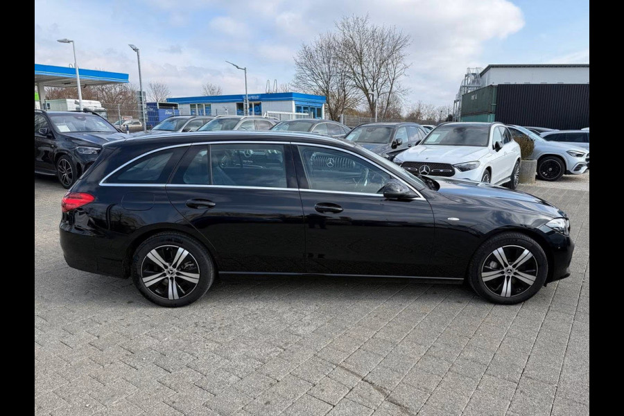 Mercedes-Benz C-Klasse Estate 300e T AVANTGARDE ** LED, PANORAMA, MEMORY, WINTER- & SPIEGEL-PACK, KEYLESS ** 1e EIG - UNFALLFREI ** ** INFORMEER OOK NAAR ONZE AANTREKKELIJKE FINANCIAL-LEASE TARIEVEN **