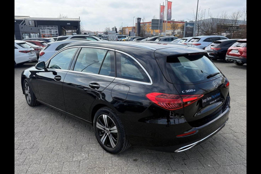 Mercedes-Benz C-Klasse Estate 300e T AVANTGARDE ** LED, PANORAMA, MEMORY, WINTER- & SPIEGEL-PACK, KEYLESS ** 1e EIG - UNFALLFREI ** ** INFORMEER OOK NAAR ONZE AANTREKKELIJKE FINANCIAL-LEASE TARIEVEN **
