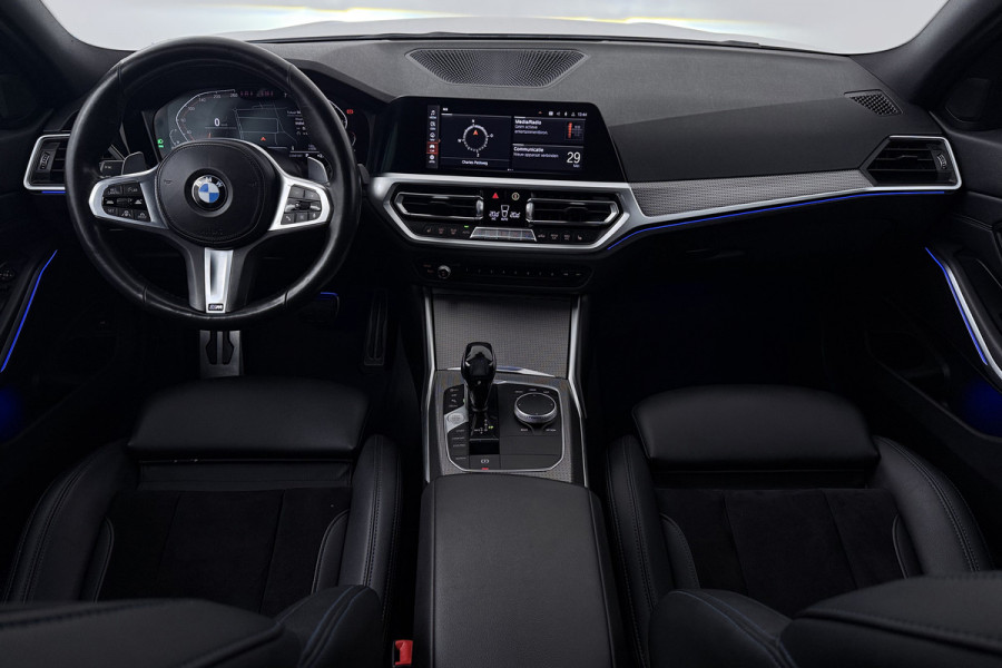 BMW 3 Serie Touring 330i High Executive (CAMERA, STOELVERWARMING, SFEERVERLICHTING, ELEKTR STOELEN, PARKEERSENSOREN)