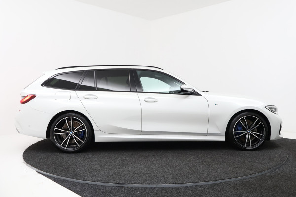 BMW 3 Serie Touring 330i High Executive (CAMERA, STOELVERWARMING, SFEERVERLICHTING, ELEKTR STOELEN, PARKEERSENSOREN)
